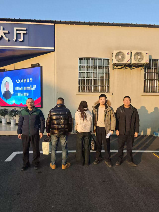 江西一男一女涉嫌卖淫嫖娼被当场抓获