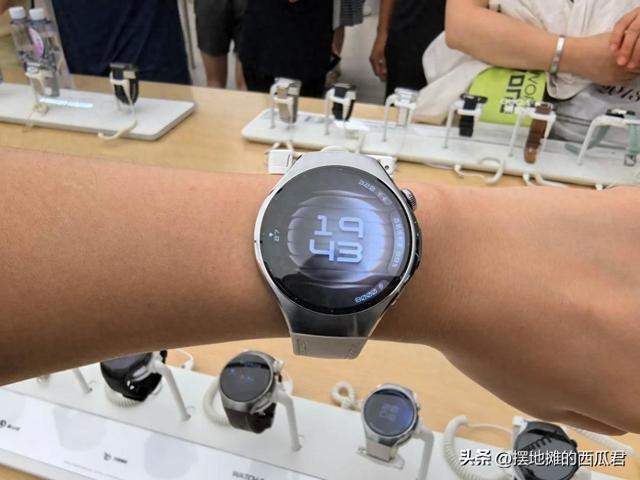 华为 WATCH 5 和 WATCH GT5 Pro 选哪个？不考虑eSIM ，有哪款更值？