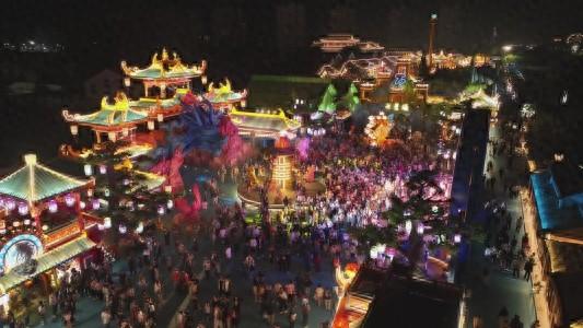 济阳“九曲黄河万里情”主题街区首届“红旗飘飘节”启幕