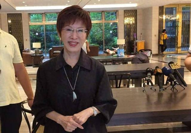 回去就抓捕？洪秀柱专机落地台北，国台办的意思早已经说透