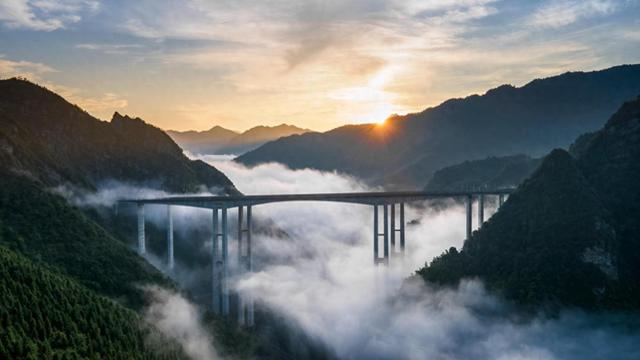 组图丨炎陵：公路在云雾中延伸，故事在田野间生长