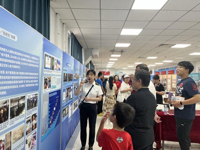 中国铁道博物馆主题巡展走进社区，讲述铁路客票百年变迁
