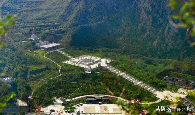 穿越520公里的山河壮阔！这条川西环线也太懂浪漫了！