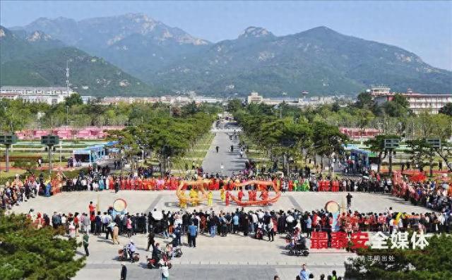 泰安市多措并举促进全市文旅市场平稳有序 假日经济活力持续释放——双节叠加氛围浓 文旅市场活力足