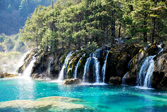【美丽四川】水景之最：九寨沟的瀑布滩流
