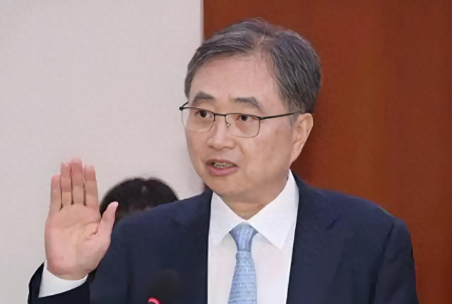 李在明婉拒中方邀请后，即将出访美日，韩外长用4字定调中韩关系
