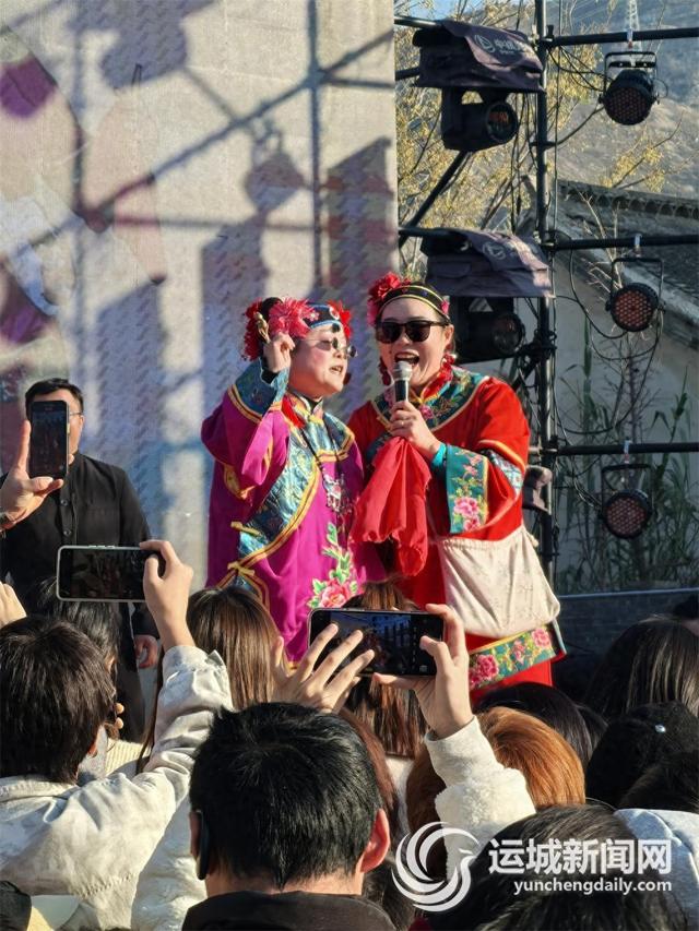 欢聚岚山根 斗舞“吕婆婆”