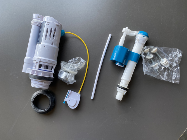 马桶水箱进水阀一直流水怎么修（马桶水箱进水阀一直进水手把手教你在家修）