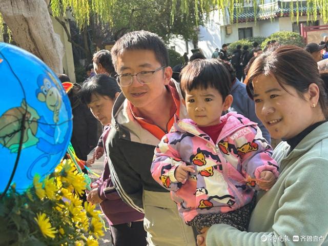 金秋菊展游人如织