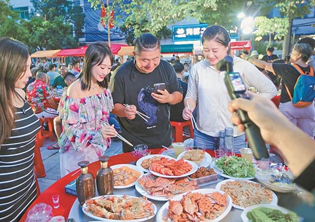 特色海味引客至 滨海旅游热潮涌