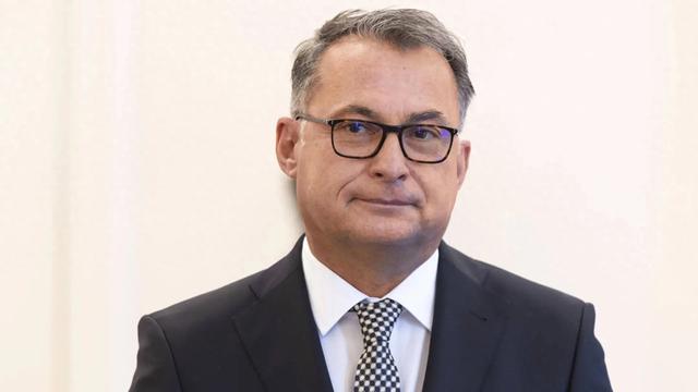 人还没到北京，下马威先来了，德国副总理访华前，德方喊报复中国