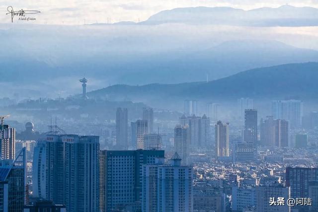 大理雄风塔的造型别致,是个可以360度观景的地标建筑