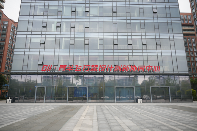 老牌航空城“育”出低空经济新物种｜向往的园区