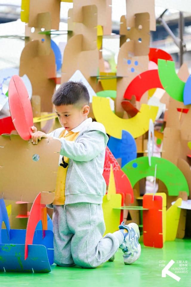 我们在这里相遇，于是城市开始呼吸