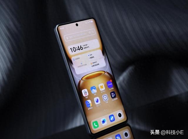 9月可以“闭眼买”的iQOO手机，天玑9400+8000mAH电池，轻松用6年