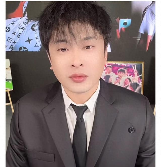 主播辛巴宣布退圈背后：突发病倒引热议，未来谁来接单。