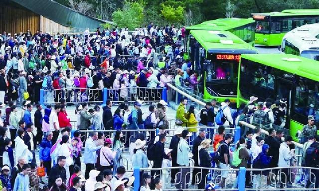 多措并举保畅通 九寨沟让游客暑期“一路畅行”