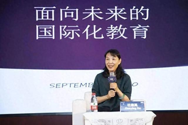 娃哈哈老员工曝内幕：“影子夫人”和宗庆后2005年在美国领证，杜建英不满宗馥莉“折腾”娃哈哈或接手娃哈哈