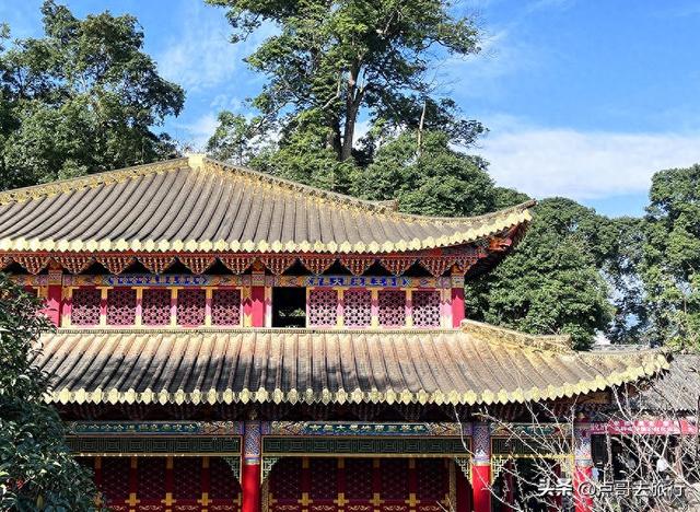 成都最不可低估的寺庙，金碧辉煌，充满皇家气度，公交可直达！