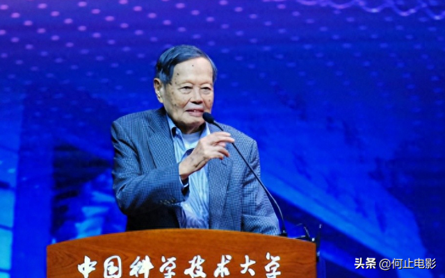 杨振宁家庭情况曝光：三个儿女无人继承物理学，与翁帆关系也很好