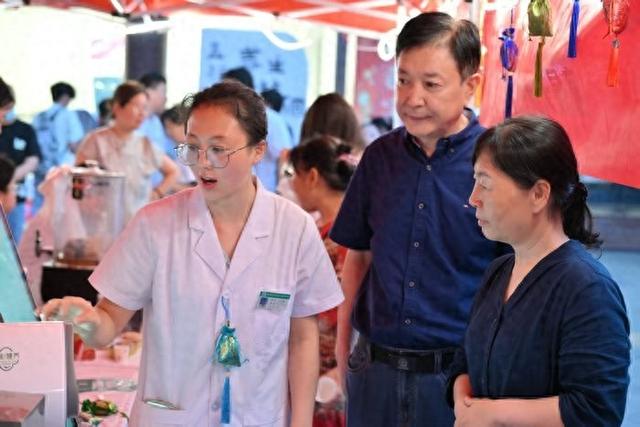 市中区举办中医药文化市集 传承智慧与“潮玩”养生碰撞出新意