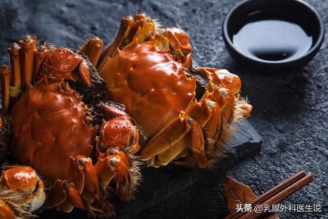 刚死的大闸蟹能吃吗？隔夜可以吃吗？浙大一院专家一次说清楚