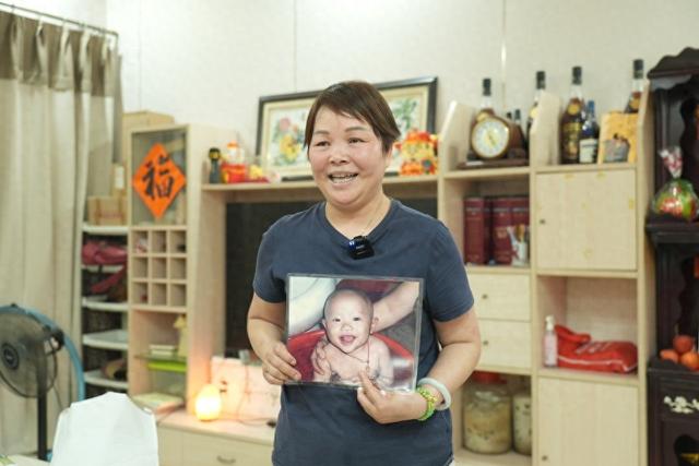 你好邻居的第二版本（大喇叭一家团圆在姐姐怀里被抢走18年的叶锐聪找到了）