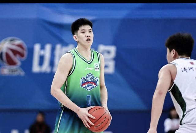 北京男篮末节断电！顶薪球星0分+主帅呆立，天津15分惊天逆转！