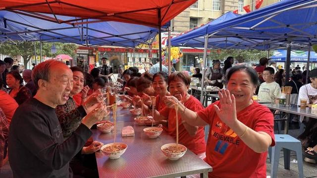 四川旺苍“好客”升级 暖心服务点亮双节