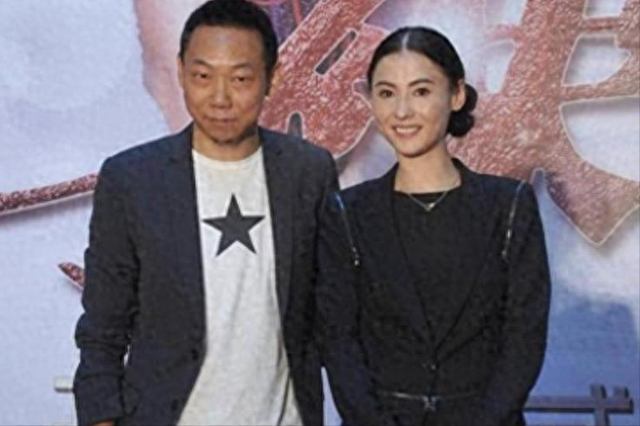 陪玩陪睡只是冰山一角，认干爹，舔手指，拜高踩低，实在荒唐！