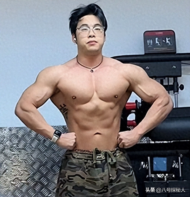 26岁健美网红毕嘉琪去世，好友曝在睡梦中猝死	，血管暴起嘴唇黑紫