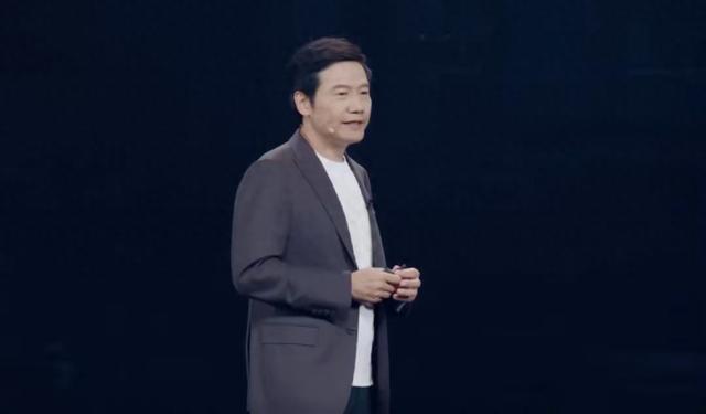 雷总哭了！小米被黑多年，他说大实话，9位新高管要干大事了？
