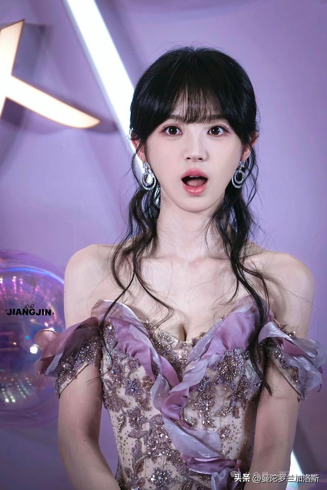 蝴蝶仙子——田曦薇，身材真的是太好了