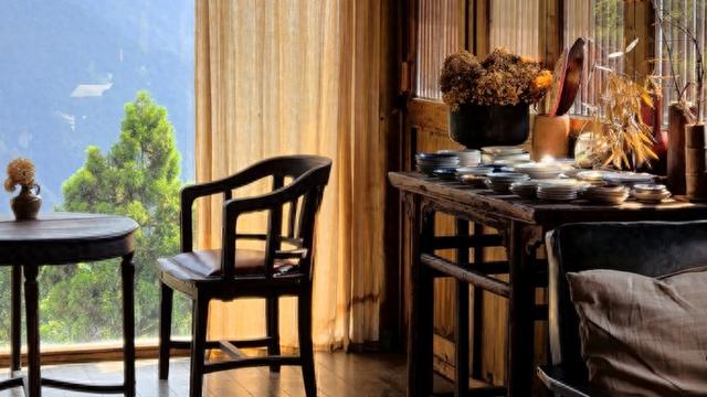 为了悬崖上的古村落，做了这间茶室