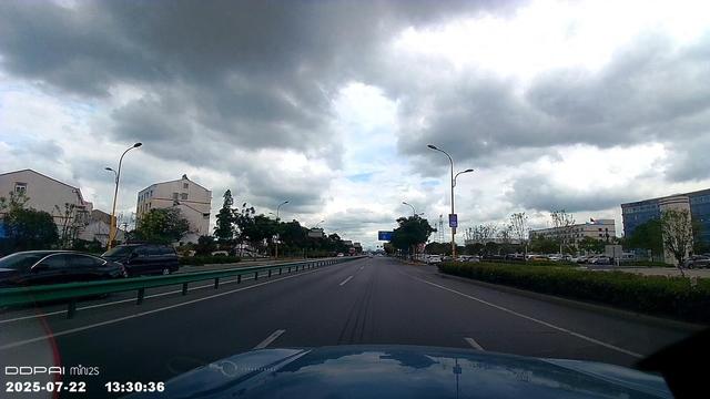 600公里国道自驾，我居然开了14个小时，你知道是什么感觉吗？