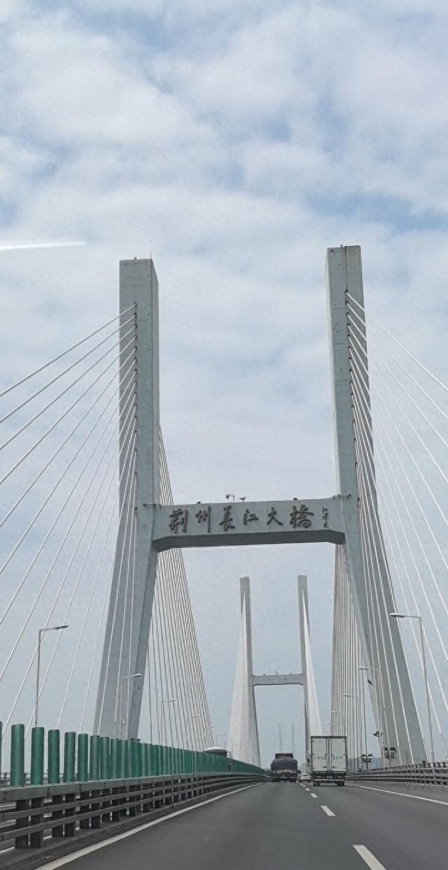 纵贯粤桂湘鄂豫晋冀蒙8省区的207国道