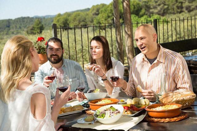 AI要替代中产？美国中产储蓄率4.2%，日本12%高收，中国如何应对