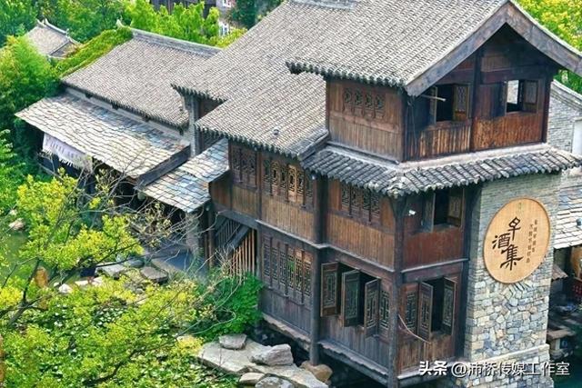 李清照故乡：诗意黄昏与百脉泉的交响诗