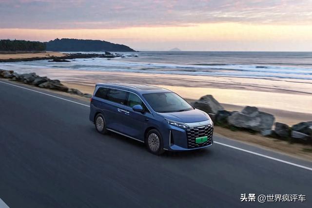 比亚迪全新中大型MPV来袭，24.98万，续航超1060km，油耗仅5.3L！