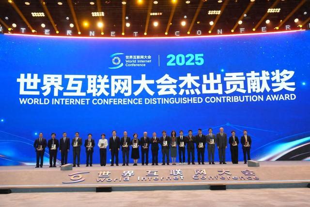 蚂蚁韦韬：2025成为密算规模化应用元年，数据AI迎来爆发前夜