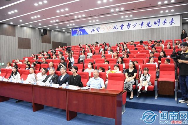 ​国际眼科科学院院士赵堪兴来漳开讲！