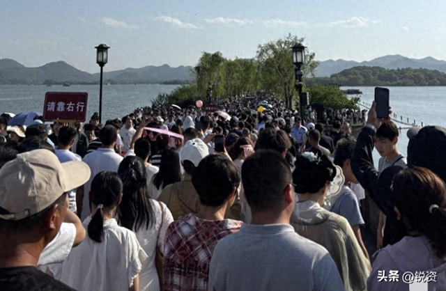 景区离大门几公里？逼着坐车圈地收钱，旅游乱象真没人管管吗？