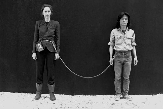 束缚中的共存：谢德庆与蒙塔诺的“绳子一年	”