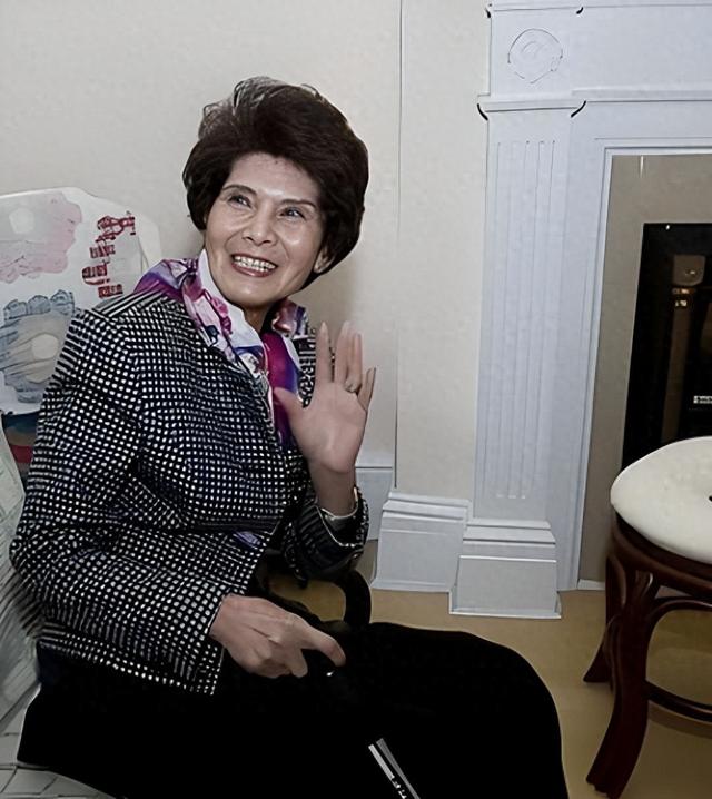 蒋介石唯一女儿有多美？先后嫁给他的 “死敌”，晚年继承天价遗产