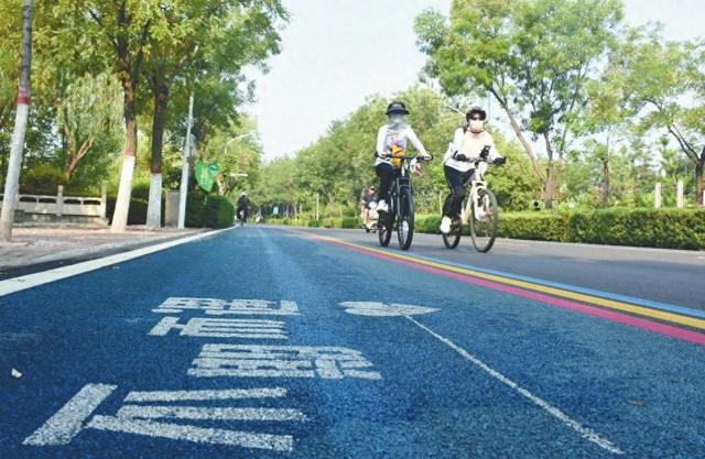 夜骑成为城市运动新方式