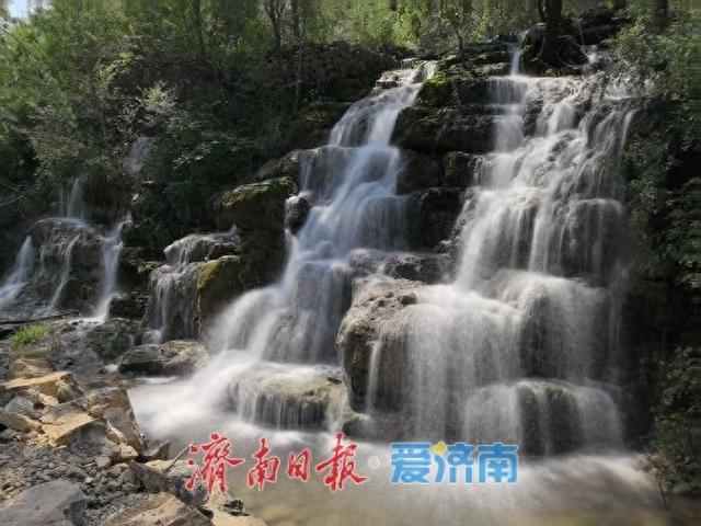 雨润南山 泉群“撒欢”成瀑引客来