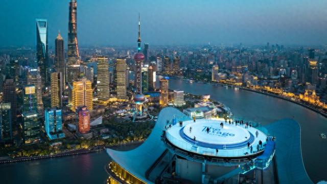 上海之巅 追光瞰江