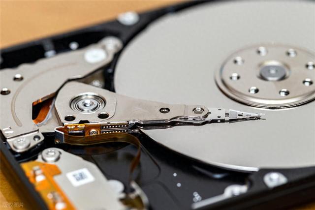 优化硬盘读写（硬盘如何保障写入与读取数据的正确性）