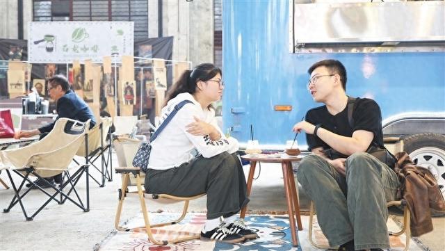 麒麟区打造多层次假日盛宴——双节活动多 游客乐融融