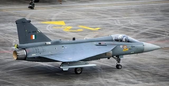 攻不了守不住	，中国空军在西藏上空，被印度空军足足欺负了40年？